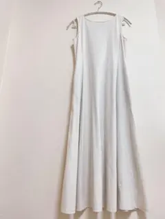 【新品】 ユニクロ ウルトラストレッチエアリズムワンピース オフホワイト S