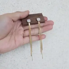 【限定セール価格】ピアス ゴールド タッセル マザーオブパールイヤリング