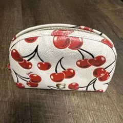 チェリー柄ホワイトポーチ　コーチ