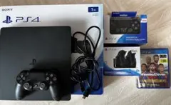 PS4本体1TB、純正コントローラー×2、コントローラー充電スタンド、おまけ付き