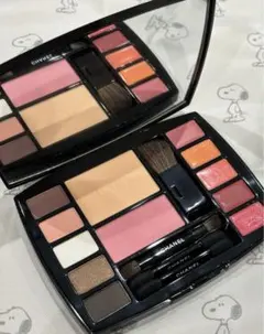 CHANEL トラベルメイクアップパレット