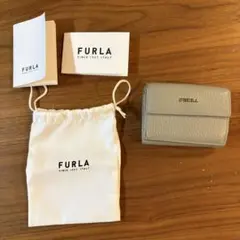 フルラ　三つ折り財布　コンパクト財布　グレー