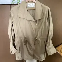 ベージュ ジップアップ スプリングコートのサムネイル