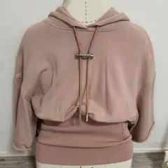 ピンク フード付き クロップドパーカー