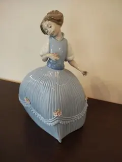 ★本当にラスト値下げ★リヤドロ　LLADRO　夏のセレナーデ　置物　ドレス 夏のセレナーデ | リヤドロ公式オンライン