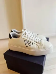 美品⭐︎プラダ革スニーカー37.5/24センチ　白 美品⭐︎プラダ革スニーカー37.5/24センチ 白 PRADA - 未使用 プラダ