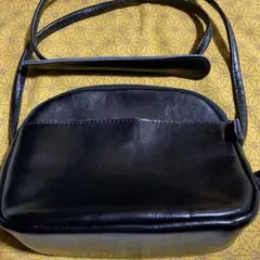 ショルダーバック　バック　黒