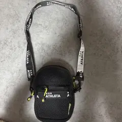 ATHLETA サコッシュ ブラックのサムネイル