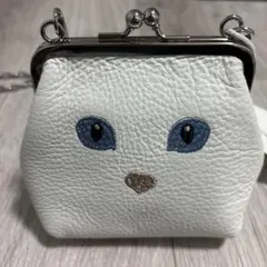 レア♩猫ちゃん刺繍♩スマホショルダー（カウレザー）BEAURE - メルカリ