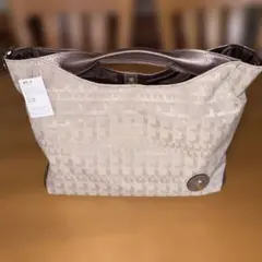 PELLEBORSAベージュ 立体パターン ショルダーバッグ