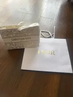 CHRISTIAN DIOR ギフト袋 小型　紙袋付き