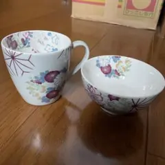 花柄のマグカップと飯碗セットのサムネイル