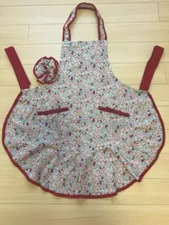 美品⭐︎oeuf doux ウフドゥー 花柄 エプロン 赤　シュシュ付き