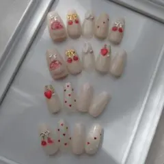 【現品】さくらんぼチェリーネイルチップ　ハートドット　薄ピンク韓国ワンホン
