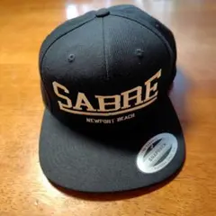 《新品》SABRE キャップ スナップバックキャップ 黒 YUPOONG