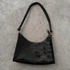 クロコダイル型押し ブラックショルダーバッグ