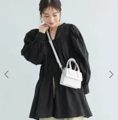 VIS たっぷりギャザーのボリューム袖羽織りチュニック丈ブラウス