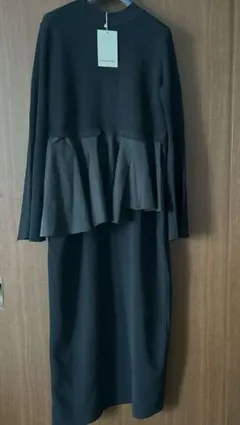 【新品】ADAM ET ROPÉ アダムエロペ　ペプラムコンビニットワンピース