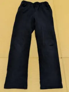 黒の110サイズ長ズボン