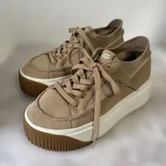 UGGアグ　イージーダジットレーススニーカー厚底ベージュ22.5cm