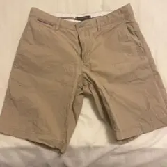 TOMMY HILFIGER ベージュショートパンツ 32のサムネイル