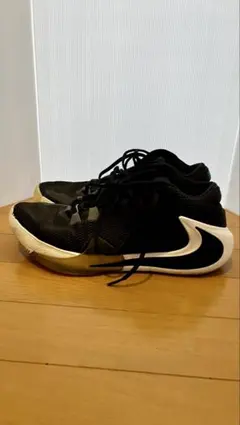 NIKE Zoom Freak 3 ブラック バスケットボールシューズのサムネイル