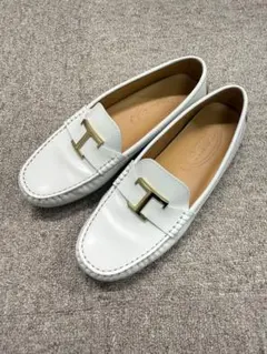 TOD'S レザー ローファー ホワイト Tロゴのサムネイル