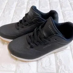 【極上の履き心地】SKECHERS スケッチャーズ メモリーフォーム 黒 24のサムネイル