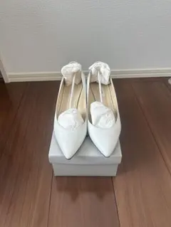 Odette e Odile パンプス ホワイトのサムネイル