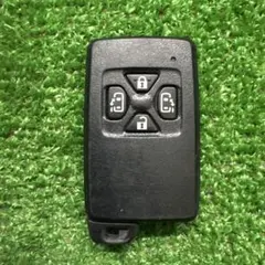 アルファード　ノア等　トヨタ　スマートキー　リモコン　鍵　4ボタン Q845
