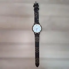 ロゴ入りネイビー腕時計