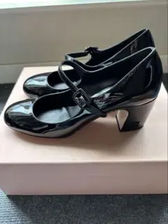 MIU MIU パテントレザー メリージェーン パンプス ブラックのサムネイル