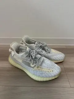 Yeezy Boost 350 V2 グレー/ホワイト