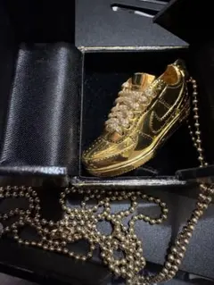 非売品A BATHING APE®︎ STA ］スニーカーモチーフ ネックレス - メルカリ