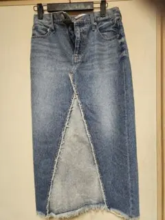 Item thumbnail for item cb2bfdf4-1cca-4573-9325-f2b91b2c3172