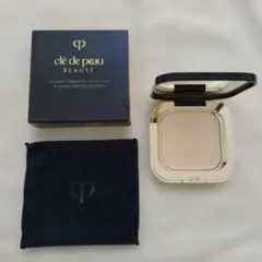 クレ・ド・ポー ボーテ プードルコンパクトエサンシエルn