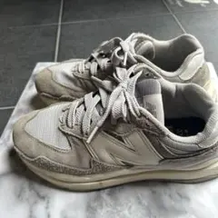 New Balance 57/40 グレー スニーカーのサムネイル