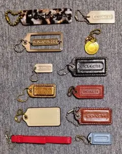 傷や汚れが目立ちます　coach キーホルダー チャーム 傷や汚れが目立ちます coach キーホルダー チャーム - メルカリ