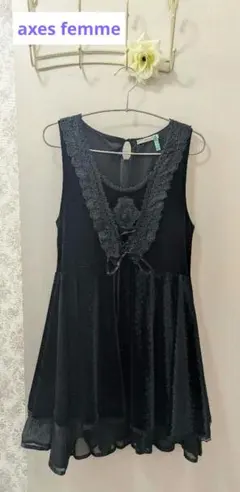 axes femme 黒フリル付きノースリーブチュニック