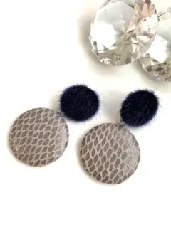 ふわふわネイビー　メッシュグレー　ピアス　No.227