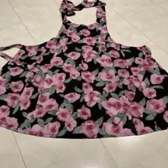 未使用に近い　　シビラ　花柄エプロン