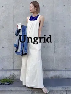 【極美品】Ungridバッククロスロンパースのサムネイル