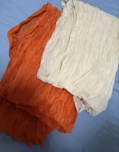 オレンジ・クリーム色 布