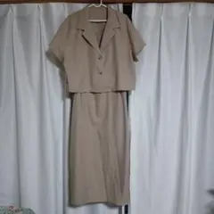 大きいサイズ　GU ベージュ スカートセットアップ　3XL
