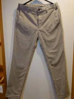 ベージュ スリムフィット チノパン M