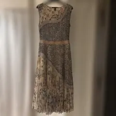 BCBGMAXAZRIA プリーツワンピース シフォン 花柄 グレー ピンク - メルカリ