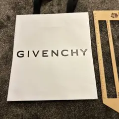 2026年最新】ジバンシー 紙袋の人気アイテム - メルカリ