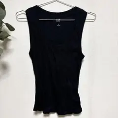 美品✨ギャップ タンクトップ クルーネック ノースリーブ 黒 インナー お出かけ