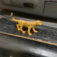 チーター　フィギュア