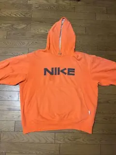 NIKE パーカー オレンジ 刺繍ロゴ